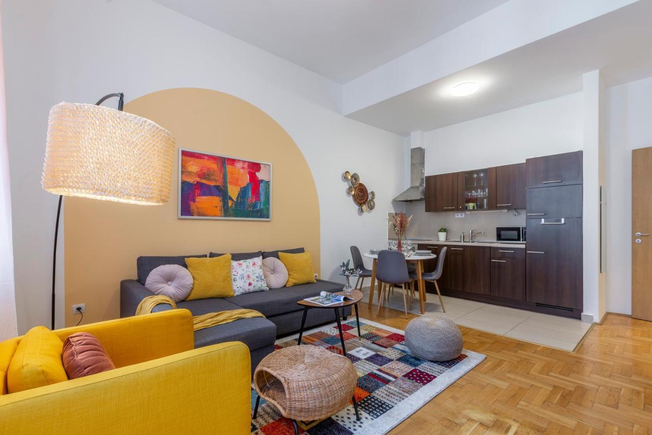 Cozy Home By Bella In The Heart Of บูดาเปสต์ ภายนอก รูปภาพ