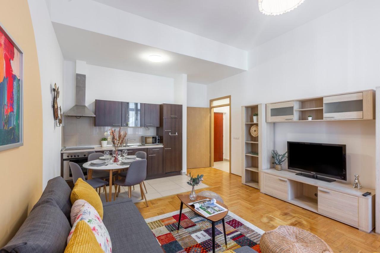 Cozy Home By Bella In The Heart Of บูดาเปสต์ ภายนอก รูปภาพ